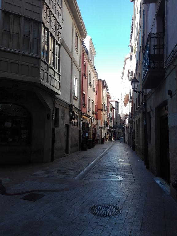 Pension Travesia Del Laurel Logrono Exterior photo